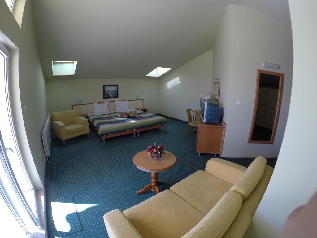 Benvita Hotel Golden Sands Bagian luar foto