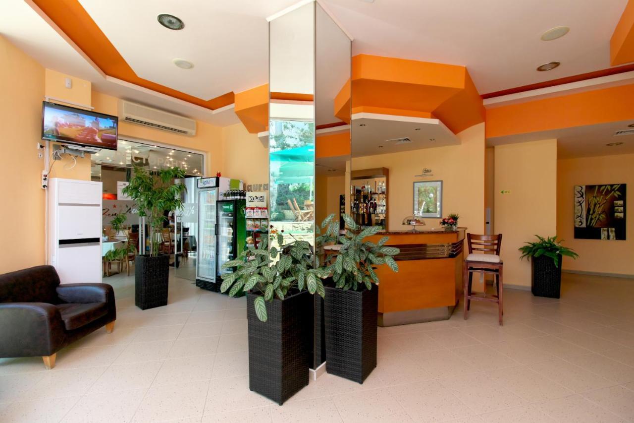 Benvita Hotel Golden Sands Bagian luar foto