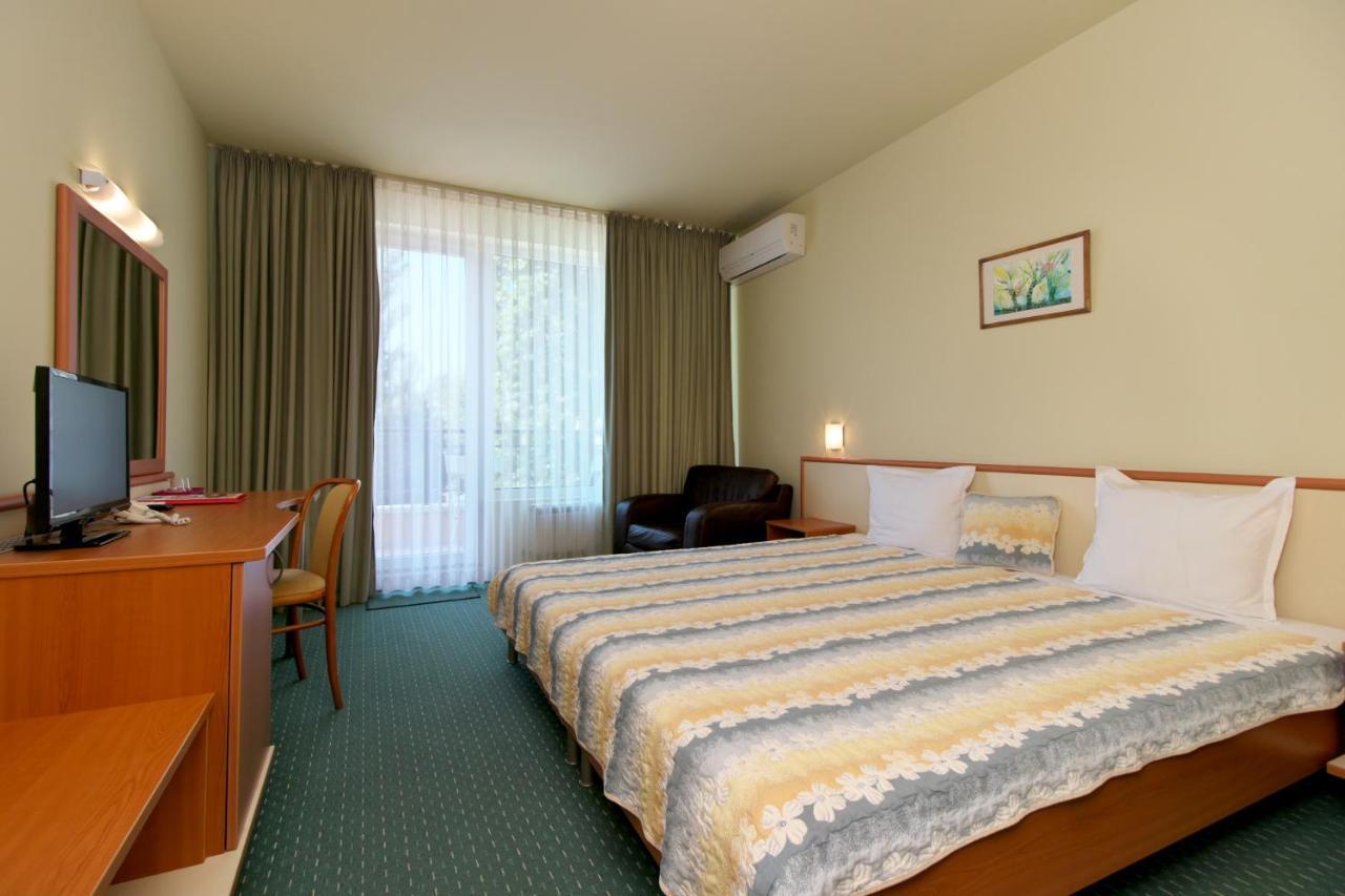 Benvita Hotel Golden Sands Bagian luar foto