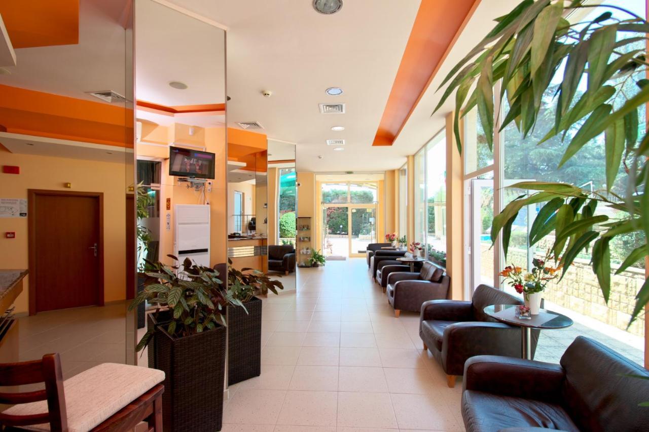 Benvita Hotel Golden Sands Bagian luar foto