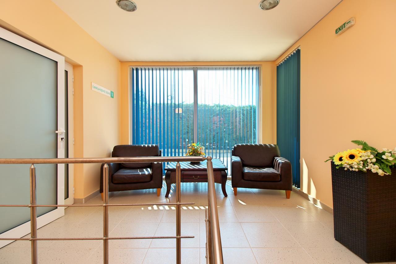 Benvita Hotel Golden Sands Bagian luar foto